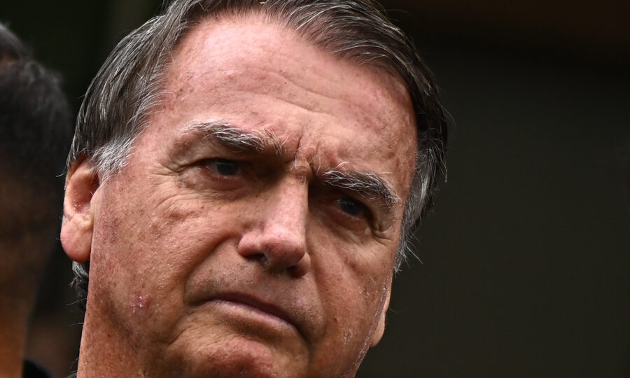 Moraes converte prisão de Bolsonaro em domiciliar por 90 dias